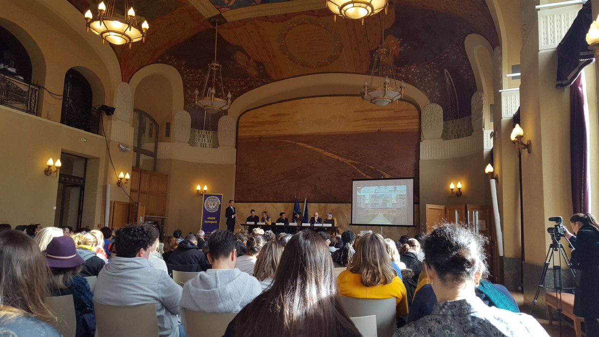 MKvaskoff's tweet photo. Conference and march to raise #endometriosis awareness in Paris today #EndoMarch2018 #EndoMarch #endomarch_fr #WorldWideEndoMarch @ENDOmindFrance @les_Memsettes @InformationEndo https://t.co/gISBGX0azG