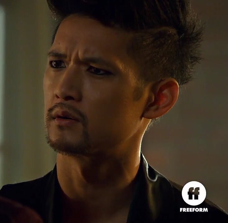 OT8_Or_Nothing's tweet photo. POLL TIME! DO YOU BELIEVE THAT A #Malec SPIN-OFF IS A POSSIBLE WAY TO EXPAND @ShadowhuntersTV UNIVERSE?
RT YES 
FV NO https://t.co/8gK2YpVaC0