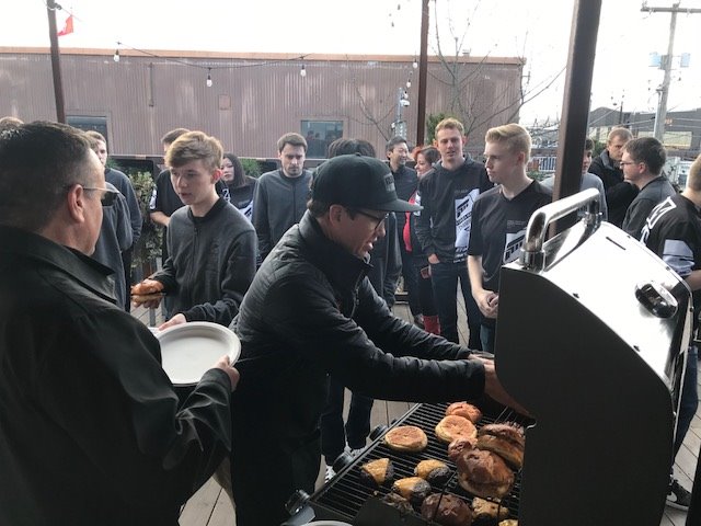 ForzaRC's tweet photo. Following our championship each of our drivers was treated to a BBQ by Bubba Burger's VP of Marketing Andy Stenson. Nothing tastes better than a Bubba! #ForzaRC #BUBBAburgerracing #BUBBAracing #Motorsportsfamily #BUBBAgamer #BUBBAburger https://t.co/KtaUahIeE7