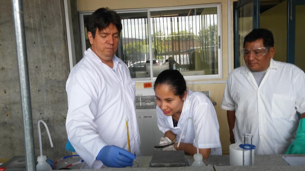 micaneiva's tweet photo. Laboratorio de Fisicoquimica en el CCAV Neiva, hoy primer dia de práctica @ECBTI_Neiva @cienciasunad https://t.co/q81BWe7Xj9