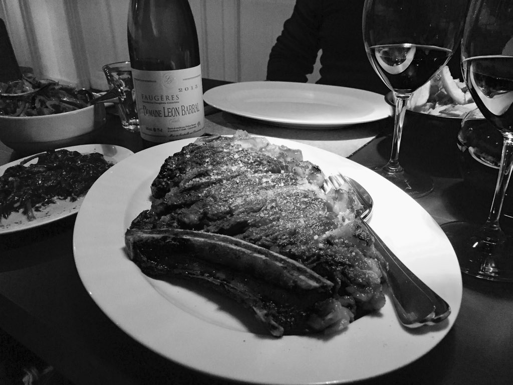 CailleauxKarine's tweet photo. #7jours7PhotosNBduQuotidien défiée par @d_forge. Le bonheur à l’état pur... #irishangus @VinsAOPFaugeres #LeonBarral
J’appelle @ABUGEAT parce que tu es comme moi #labonnebouffecestlavie #vivalagastronomie #vivelafrance https://t.co/gBisCltwxN