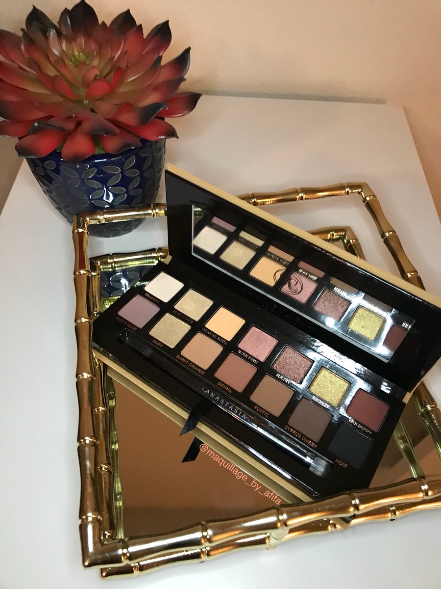 feefers77's tweet photo. @anastasiabeverlyhills Soft Glam
#anastasiabeverlyhills #ABHsoftglam #ABHfam #ABHshadows #softglam #softglampalette #norvina #dressyourface https://t.co/YWwuTIgqhc