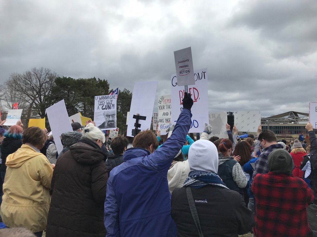 r_johnsson's tweet photo. @RepKevinYoder thousands of people marched in support of gun control #MarchForOurLives in Kansas City #theispark they will vote you out of office for your NRA over children policies. https://t.co/3dohZw8fZw