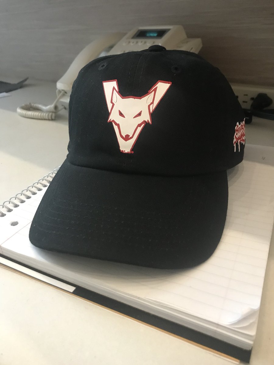 JaridtheGiANT's tweet photo. When you ask your boy to make you a custom @Volumesband Dad hat. Thanks @fvnclothing ! #VTEAM #DifferentAnimals 🐺🤟🏾🔥 https://t.co/K078t67DoJ