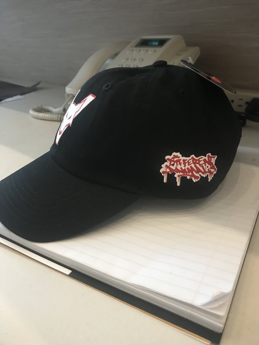 JaridtheGiANT's tweet photo. When you ask your boy to make you a custom @Volumesband Dad hat. Thanks @fvnclothing ! #VTEAM #DifferentAnimals 🐺🤟🏾🔥 https://t.co/K078t67DoJ