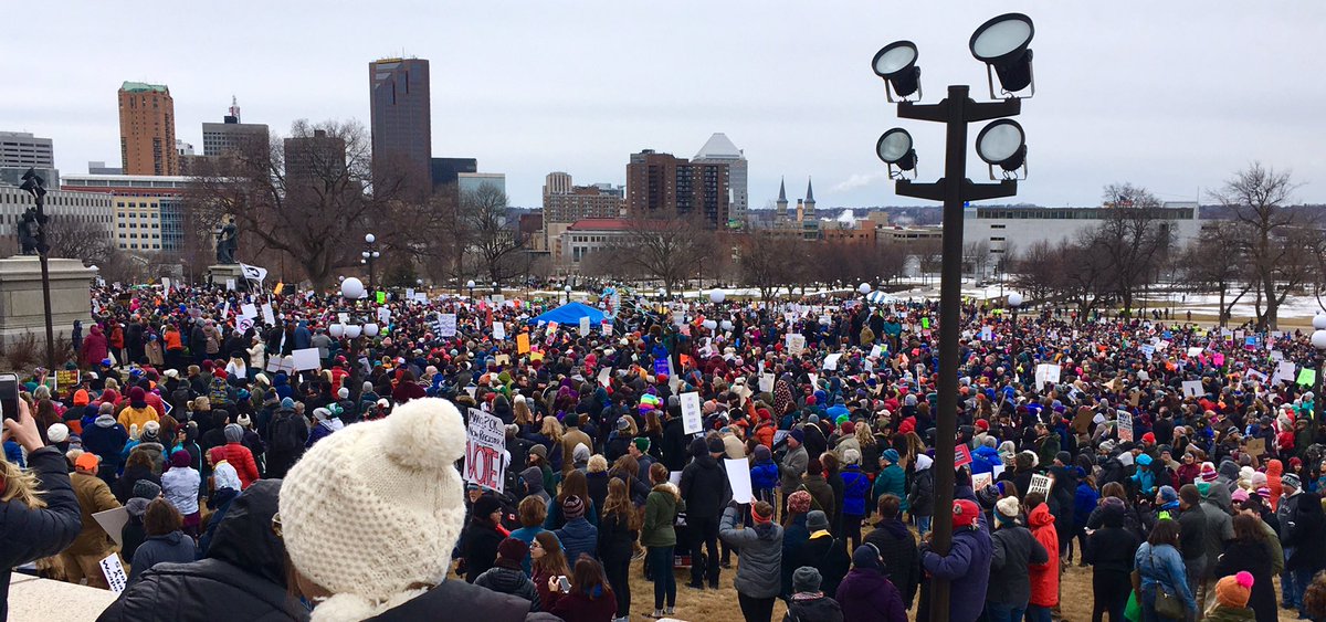 ncurland's tweet photo. #MarchForOurLives at the #MinnesotaStateCapitol 💪🙅🔫🙅✊️✌️☮️ https://t.co/NP1tI3BLbx