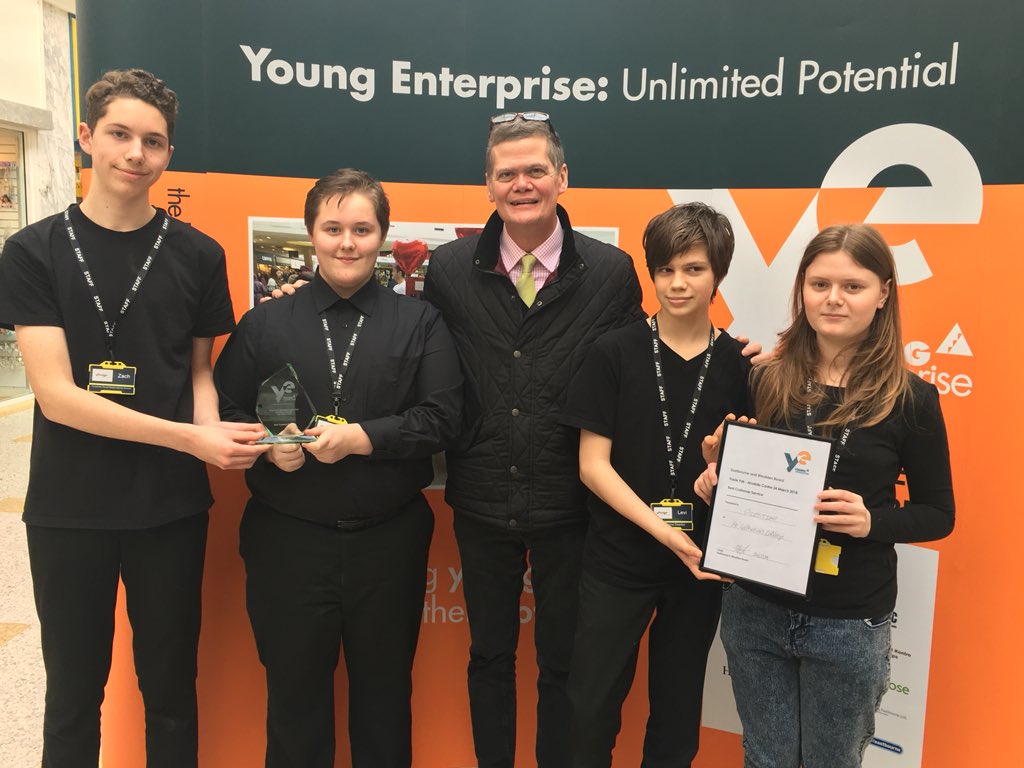 StCC_YE's tweet photo. Best customer service award 🏆 and £200 worth of sales 👌🏼👍🏼.  Massive thank you to everyone who managed to come down 😊 and for the support we’ve received 👍🏼 @StCCEastbourne  @YEPrestige @youngenterprise https://t.co/AixrfHpcHF