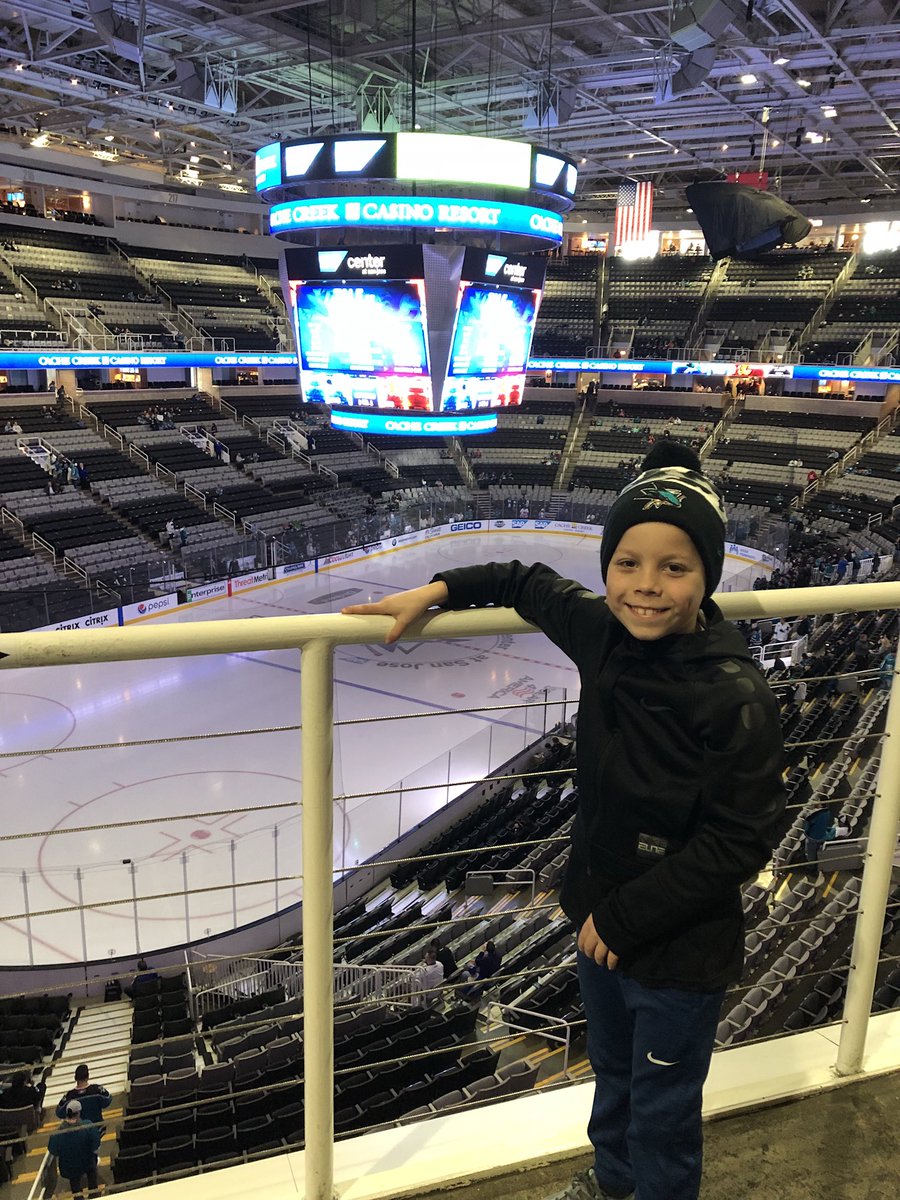 mrso1513's tweet photo. 1st NHL game and from WI @SanJoseSharks @jpav8 https://t.co/uq6O6rMZvN