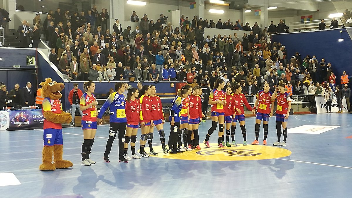 CRLosTulipanes's tweet photo. Enhorabuena #Guerreras 
Sois grandes 
💪💪💪 https://t.co/5ZRSLmb7Tc