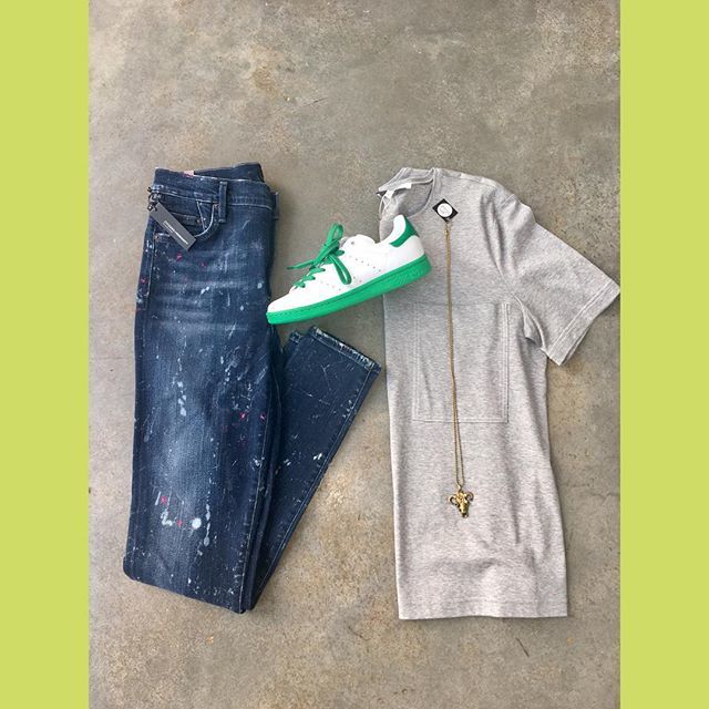 ShopMintAtl's tweet photo. TomGirl 👟💚 #shopmintatl our new #citizensofhumanity splatter jeans Size 31 25.00 with a simple gray #tibi pocket tee pair with a #jenboaz rhino chain 25.00 and class green/white #adidas Stan smith 60.00 Size 5.5 #chillday #casualbutcute https://t.co/bY3WZGK7HM https://t.co/rp93lfXugN