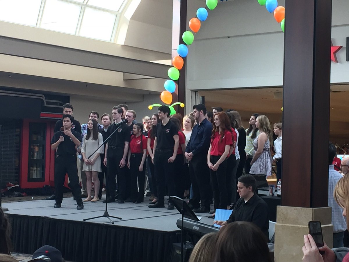 Mentor Theatre, Top 25, and Shoreline Singers all rocked at the Kid Show today!