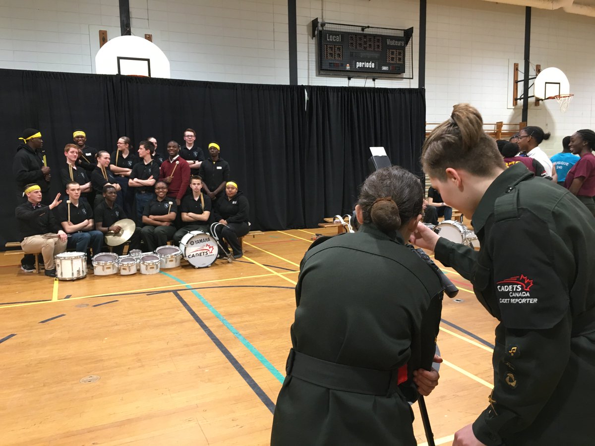 CadetsQuebec's tweet photo. Pendant le Festival de musique 2018 à Drummondville cette fin de semaine, les cadets reporters sont sur le terrain pour capturer des images souvenir de ce grand événement musical.  #CeQueNousFaisons #CadetsMusique https://t.co/pKrNDFjsWA