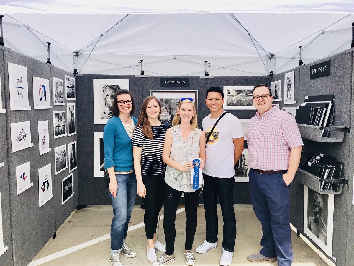 ArtsInTheSquare's tweet photo. Congratulations to the 2018 @ArtsInTheSquare @FriscoSquare winning #artists! 
🎨
#BestInShow #AmandaHayArt  #FineArts #Graphics category https://t.co/3pYglsnvnQ
🎨
#JurorsChoice #KaderBoly #Painting category https://t.co/8zibfuXABE https://t.co/e3ROa3SDi1
