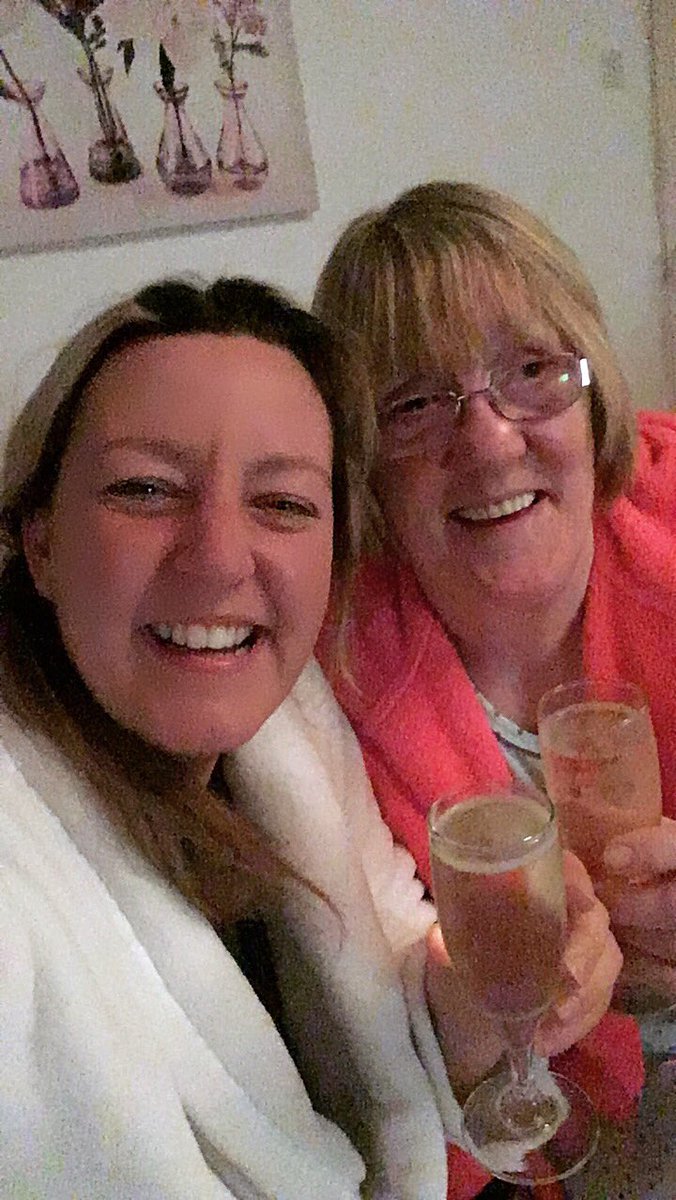 jo_owens's tweet photo. Promotional drinks #army #PNCO #LCPL 🙌🏽🍾🥂 @daveydavedave83 https://t.co/QnhptCfYoK