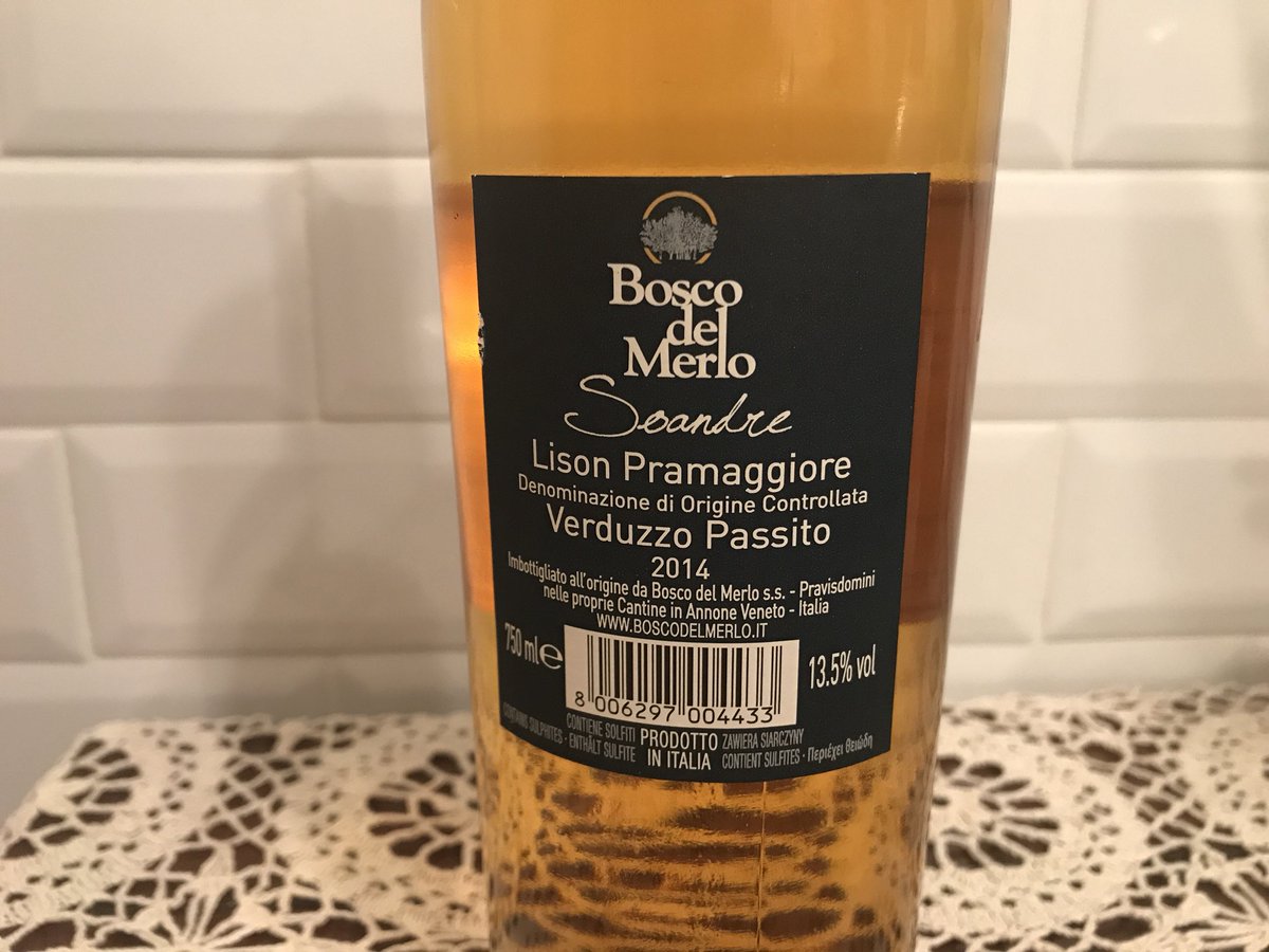 Amici #winelovers stasera una scelta da meditazione il #Verduzzo passito Soandre Lison Pramaggiore di Bosco del Merlo. Parte vinificato al momento della vendemmia e parte appassita tramite ventilazione naturale. Dorato, elegante, pieno <a href="/Casa_Paladin/">Casa Paladin</a>