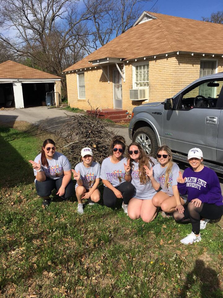 BrittKeens's tweet image. Another Round Up for the books🤘🏼 #ServiceWeek2018 #TarletonRoundup18