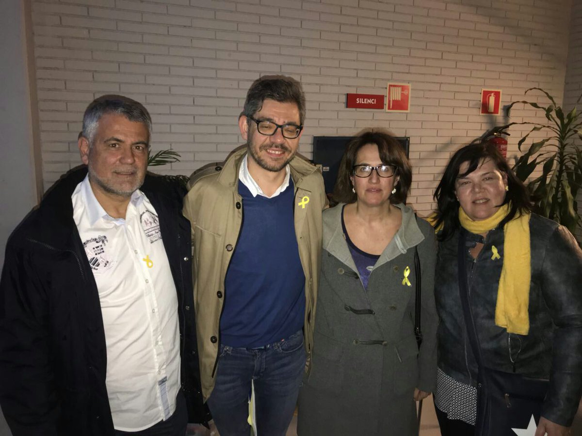andreuvr's tweet photo. Cansats i orgullosos d'un dia de treball intens de començament del nou Secretariat Nacional @assemblea.
Possem les bases per la feina de radicalitat democràtica que farà efectiva la voluntat majoritària del poble
Un gran equip de direcció presidit per @epaluzie
A #Regio6 SEGUIM!! https://t.co/fGY1x21TaC