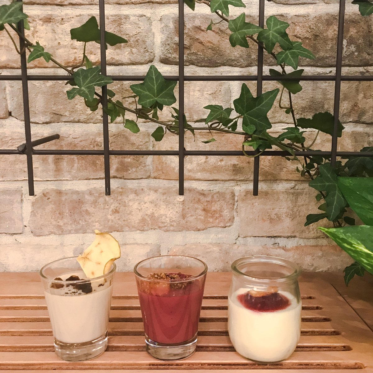 toochiclaura's tweet photo. In centro a Bologna in via Galliera è arrivato #bioskitchen il ristorante 100% bio dove in un ambiente armonioso è semplice si può mangiare sano, green, senza rinunciare al gusto 😍
#vegan#healthyfood https://t.co/Fau7bqt5Wv