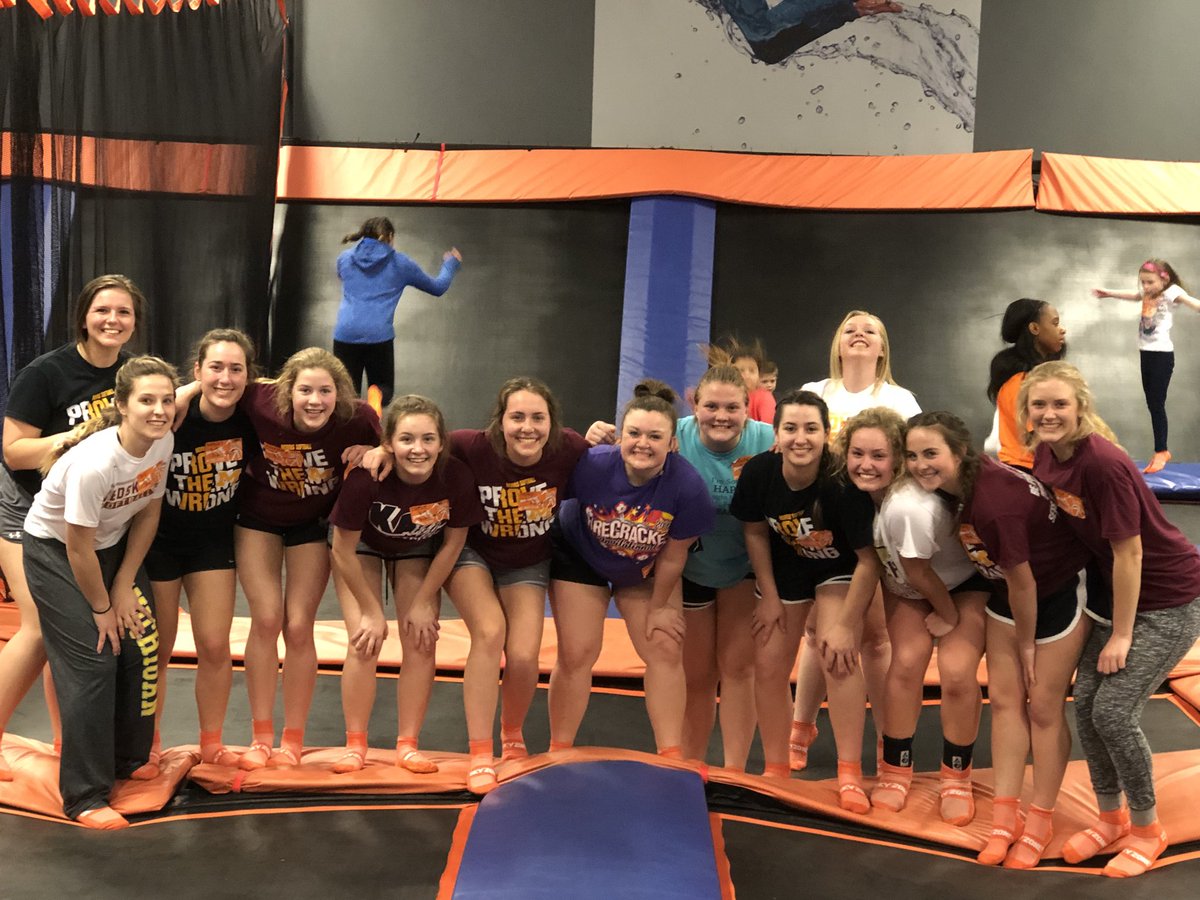 MorrisSoftball2's tweet photo. To say we are having fun at our second stop, Sky Zone, would be an understatement! #illinoisspring https://t.co/Vb96QW20KJ