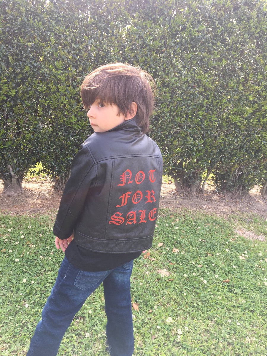 jbj_lil's tweet photo. “Is there anybody out there looking for a party?” @jonbonjovi @BonJovi @TheMattBongiovi @TheRealPhilX @HughMcDonald_ @dbdavidbryan @BonJoviTalk @BonJoviUpdates #wegotitgoingon #tickettokickit #nolashow #lilJBJlovesbigJBJ #lilJBJlovesbigJBJ #THINFSTour #wherey’at https://t.co/mgfNu8Ates