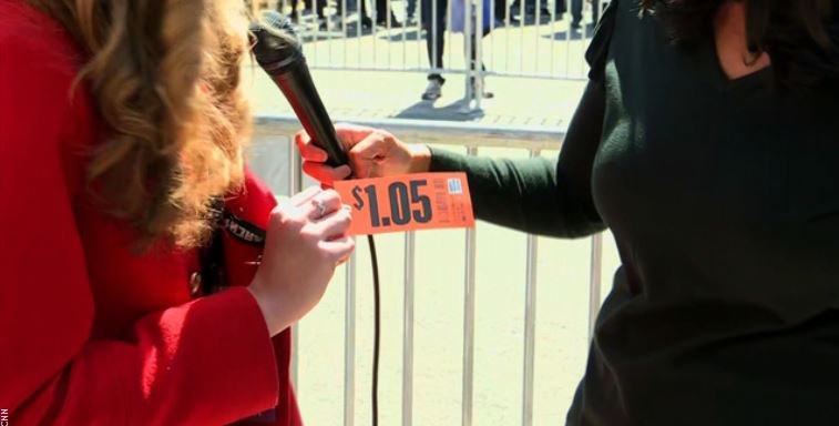Marchers' price tags are meant to reflect what they say their lives are worth: $1.05 bit.ly/2ui7iHJ https://t.co/UUwFHc4nmx