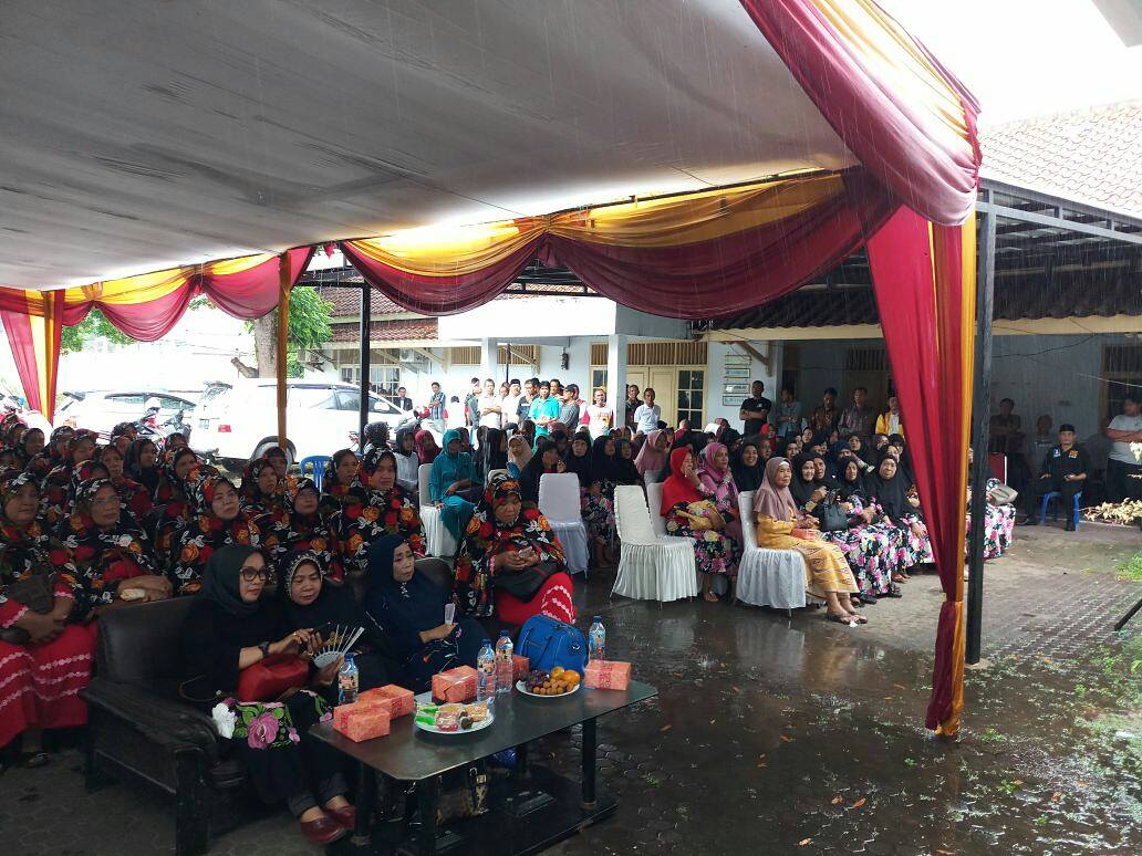 HumasPolresser1's tweet photo. Giat pengamanan Polres Serang Kota dalam rangka kampanye serentak calon Walikota Serang tahun 2018, mulai dari nomer urut 1 sampai 3, di wilayah masing-masing. 
Kegiatan tersebut berlangsung pada hari Sabtu 25 Maret 2018. https://t.co/svizPz3GOD