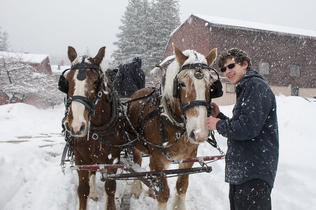 DarrowSchool's tweet image. Maple Fest 2018 photos are now on Flickr! bit.ly/2pELcd5 #darrowschool #darrowmade #maplefest #maple #readyformore