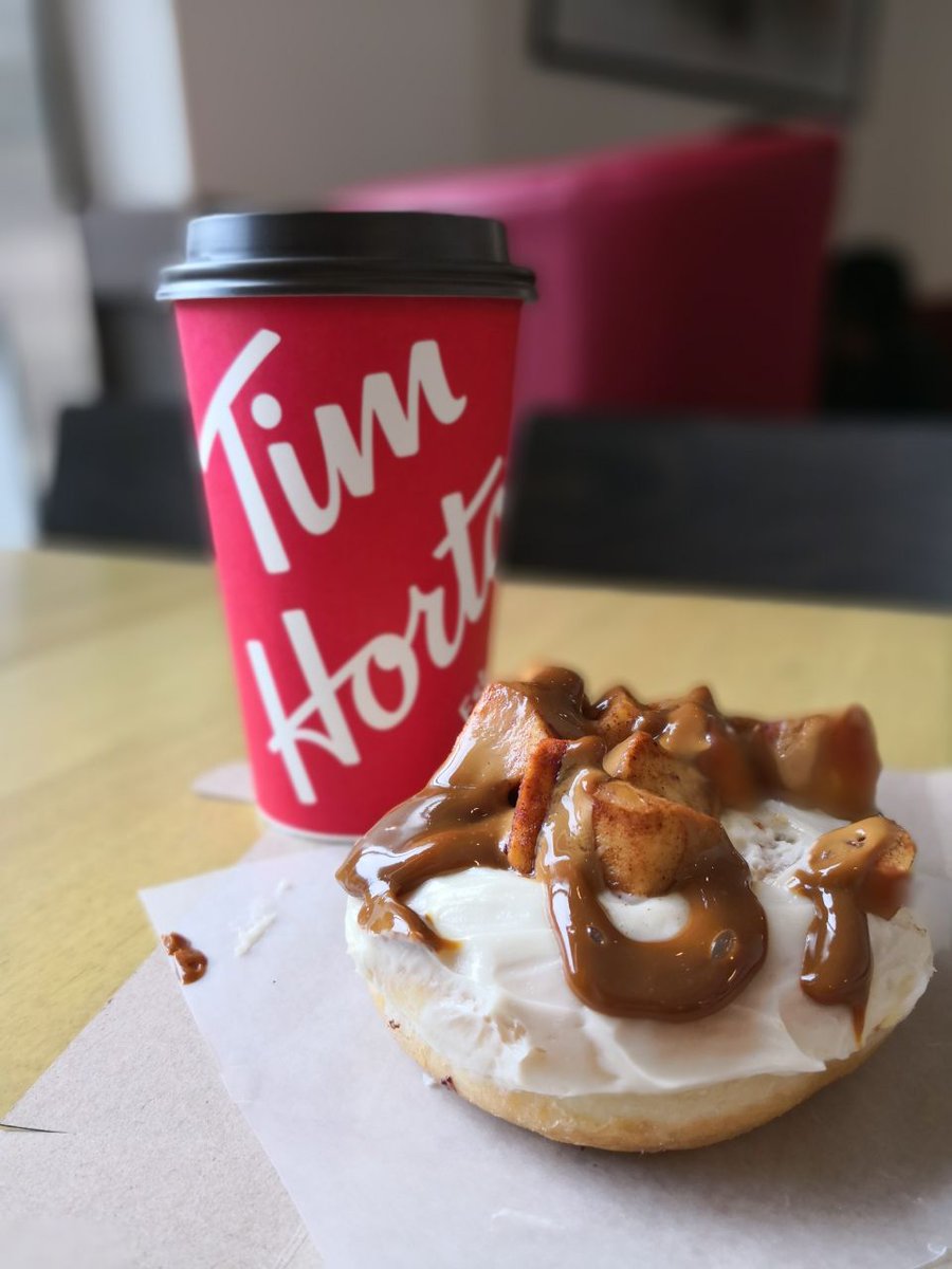 E_Bernal_W's tweet photo. #TimHortons + #TheSecretDonutSociety = #CargaDeCarbs para los 120k 🚴 de mañana #RuferSport #Triathlete 💪 https://t.co/wkkDbJHAJS