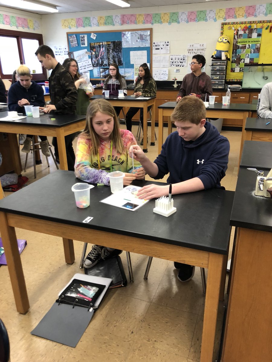 DelaneySkandal's tweet photo. @DelaneySkandal @SCSD_GMS Glowing Genes Fun https://t.co/Dt8BF3eclG