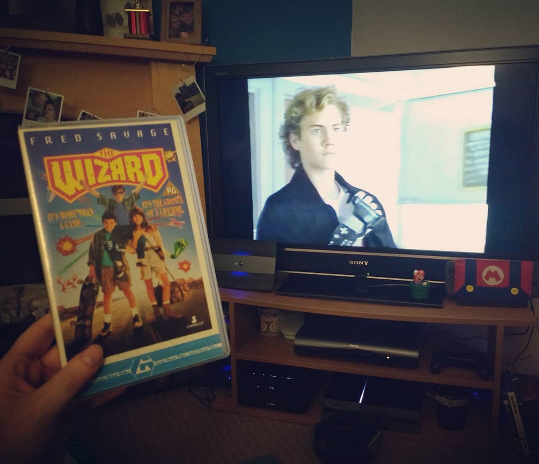 HDGamingUK1's tweet photo. "I love the Powerglove... it's so bad" @thefredsavage
#thewizard #docksock #nintendoswitch #nintendo #switch #etsy #gamer #gaming #gamergirl #gaminggirl #instagamer #retro #videogames #nintendodirect #mario #amiibo #powerglove #nes #8bit  #truepower #radracer #80smovies https://t.co/jHwLWUwv6b