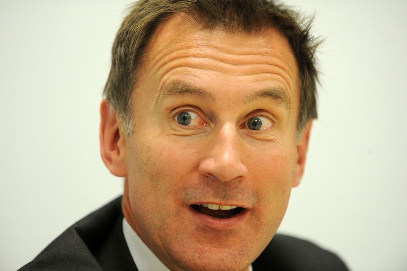 MirrorPolitics's tweet photo. Jeremy Hunt abandons NHS waiting time targets amid 'staggering collapse in standards' https://t.co/ctrWJrRRsu https://t.co/S1JvlaFSvE