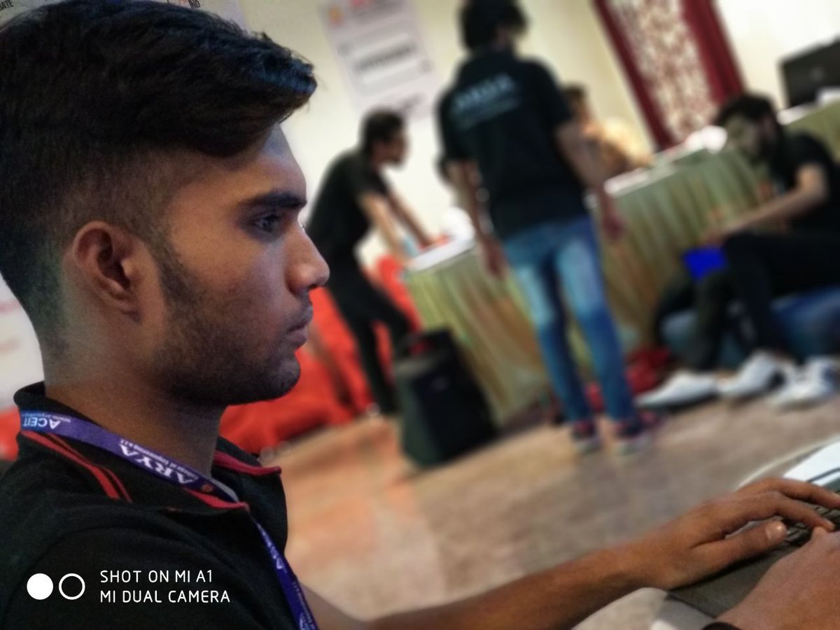 iammahesh99's tweet photo. #mediahackathon2018 #IncubateIND https://t.co/c0XMZN7lIW