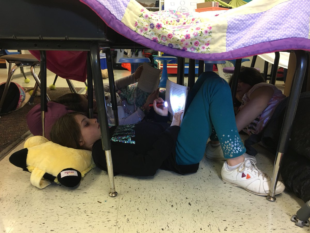 MrsLynchK's tweet photo. SCA’s Fort Day yesterday - kids had fun time reading together and telling stories @emerickelem1967 https://t.co/PkbnBtqUsd