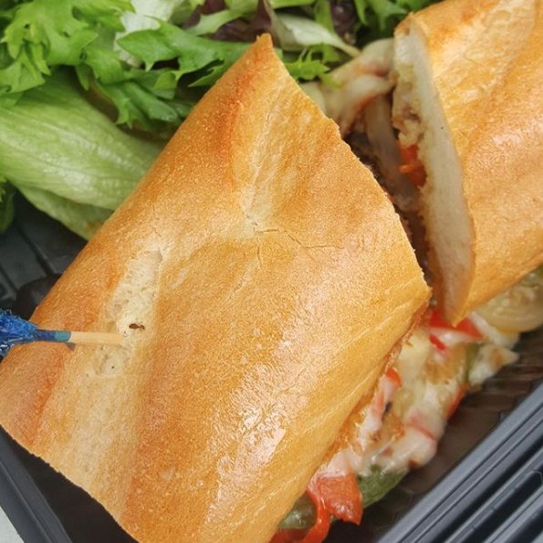 HIGoodEnergy's tweet photo. We're rounding into our last week of the Localicious initiative. Try @KakaakoKitchen's Italian Smashed Meatball Hoagie and $1 will be donated to @hiagfdn.
#supportag #hawaiiagfoundation #supportlocal #hawaii #hawaiigas #BuyLocal #HIag #EatLocal #HIDOA #localicioushi https://t.co/DE2prtuOO2