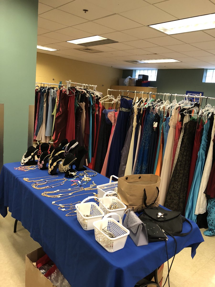 MiddleCreekSGA's tweet photo. After 6 months of planning, we had our final Cinderella Project distribution today! Together, @WakeCountySGA collected over 700 dresses and suits, with accessories. We are so thankful for everyone who donated to help send our peers to prom! #CinderelaProject2018 https://t.co/j0zE6MCgtp