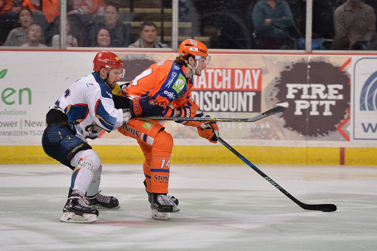 Action from the 3rd period v <a href="/edcapitals/">Edinburgh Capitals</a> 

📸 @woolster80
