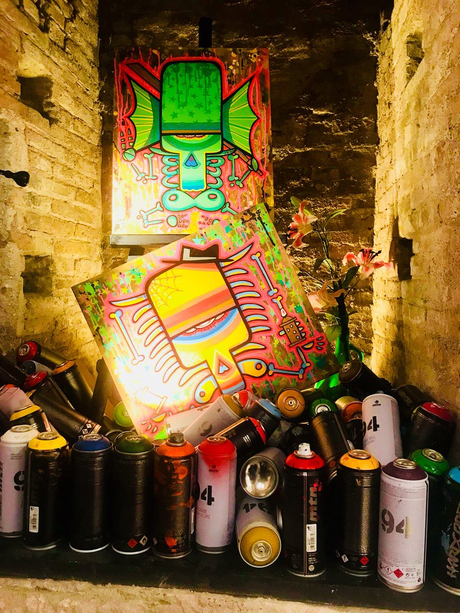 nataliadsingh's tweet photo. Credibilidad Callejera by @jlocasrap01 @ivanaflores.art en @baseelements #jloca #ivanaflores #art #baseelements #baseelementsgallery #graffiti #barcelona #streetart #gallery #picoftheday #beautiful #paint #expression https://t.co/eds41qYYM9