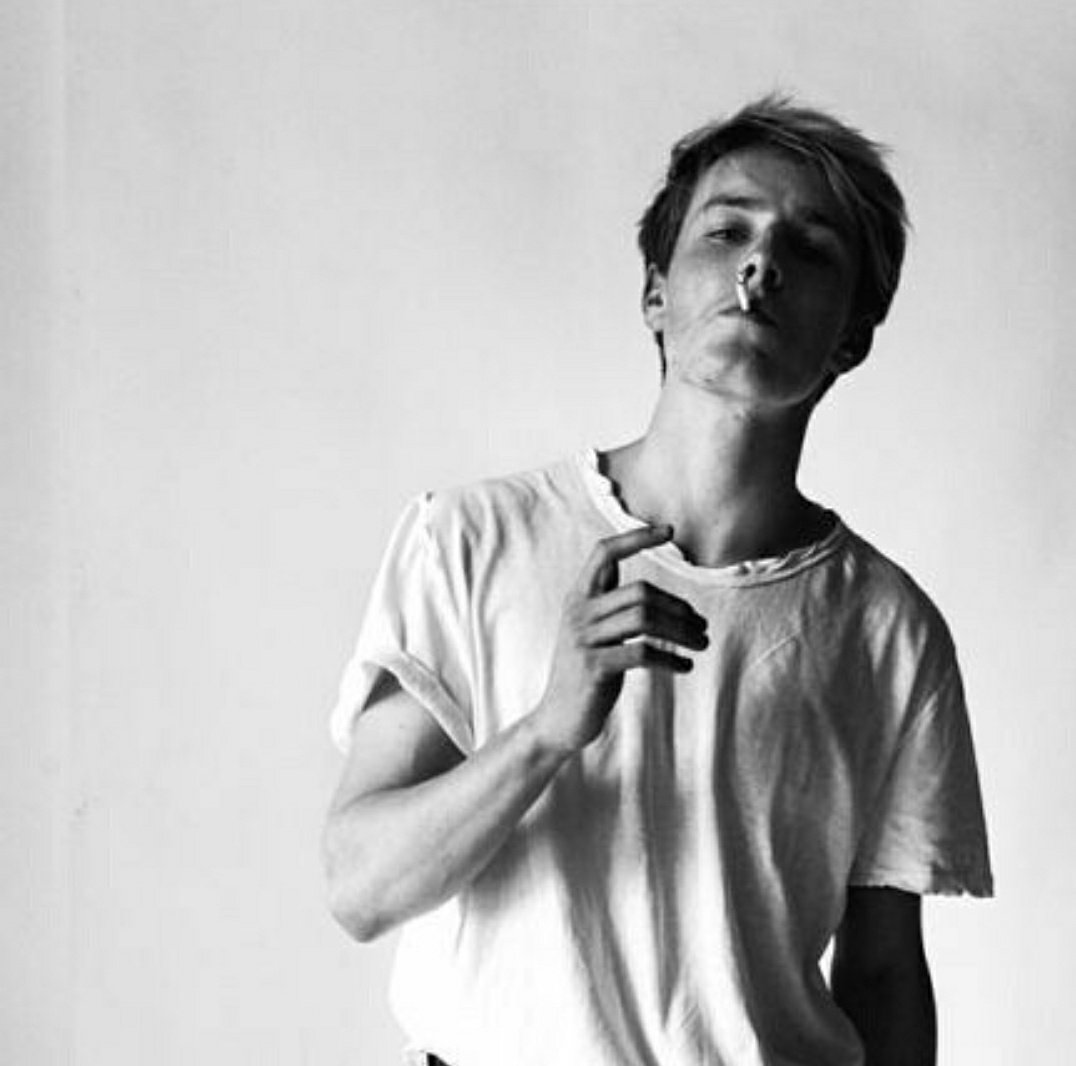 Louis Hofmann Dark