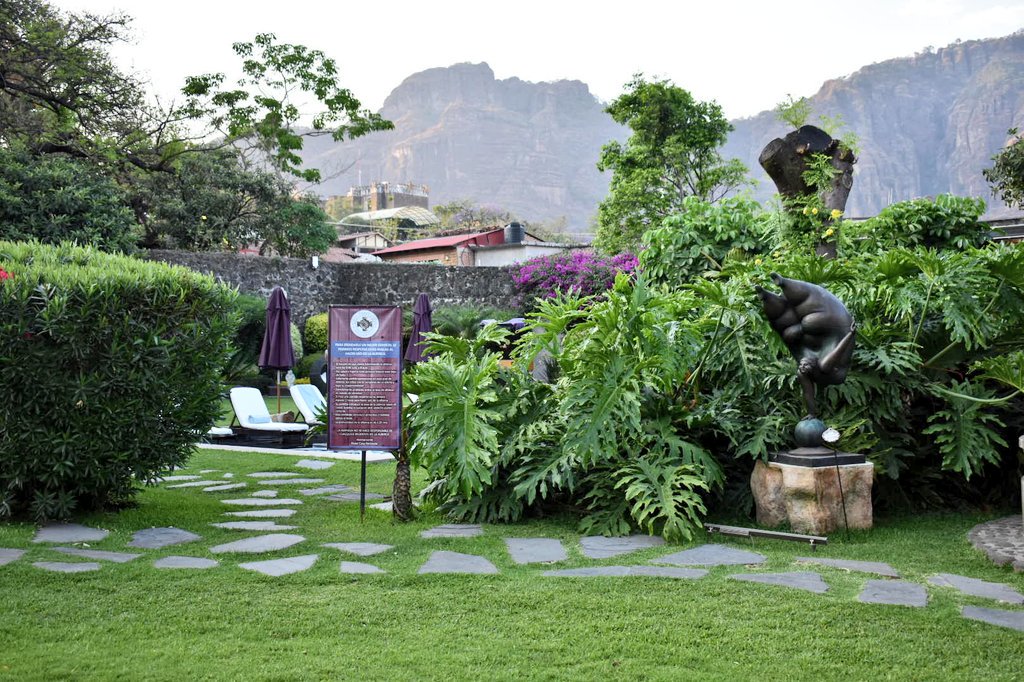 NexosTuristicos's tweet photo. Al pie del #Tepozteco así se viven las tardes en el #HotelBoutique @CasaFernandaHB #CasaFernanda #Tepoztlán un lugar en el que los detalles, el trato, la paz y tranquilidad se conjugan para ofrecer un descanso memorable y único en #Morelos @anguianorp @americanguiano 🏡👌 https://t.co/LRBTvQV03l