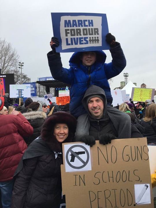 TerrenceRoche's tweet photo. Inspired by students sharing their voice in Chicago today and the thousands listening and marching in solidarity! #MarchForOurLives https://t.co/2QUwyU0NRA