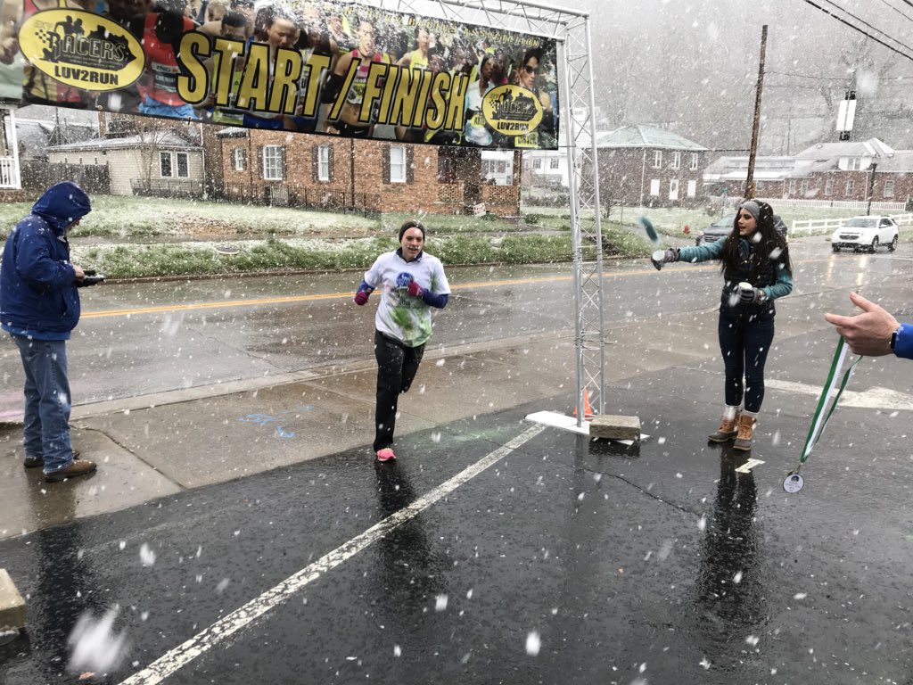 MShortridge25's tweet photo. Nothing like a color run in the snow. Good job Bethy!!! https://t.co/EwkXdytemO