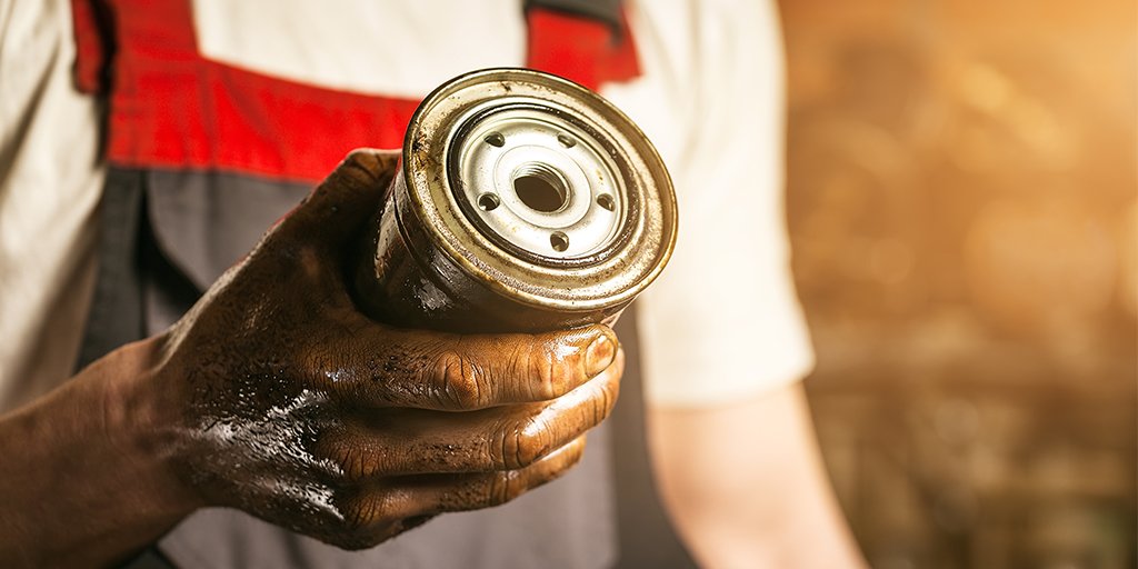 MotorOilMatters's tweet photo. Announcing the newest change to the #MotorOilMatters Program:
Installers may have their fees waived if they meet the #MOM licensing requirements and show that they stock & dispense at least one #APILicensed bulk or packaged #oil! Learn how to apply here: https://t.co/E3YkhLllRZ https://t.co/zAkzE2ESb2