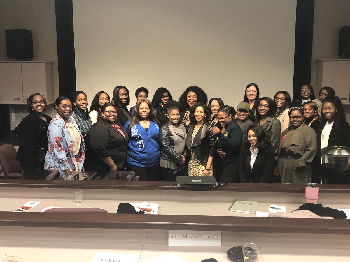 MissKySU's tweet photo. ELECT HER 2018 @kystateu #WomensConference2018 #SOS #WomensHistoryMonth  #BredWomen #ElectHer #ElectHer2018 #ILookLikeAPolitician @kysu_cpdc @KYSU_CampusLife #KSUForward https://t.co/mRu33jcrfv