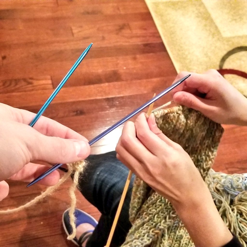 bryancmounce's tweet photo. There's a Loyola game so Ivana and I are watching and knitting. #scienceknitting #goramblers https://t.co/LYzfSvNsfk