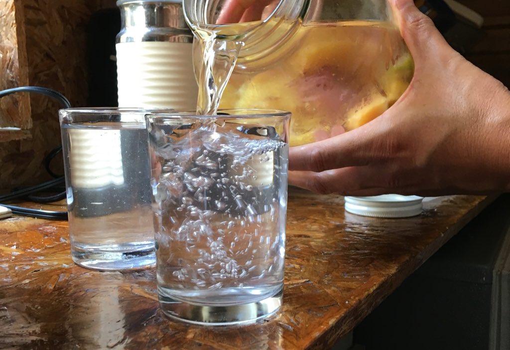 primalstudio's tweet photo. El agua no se vende ni hoy ni nunca. 
Ven a calmar la sed en @Alumnos47 754mm #rainbar  #primal #primalstudio https://t.co/yFVU8JtgCU