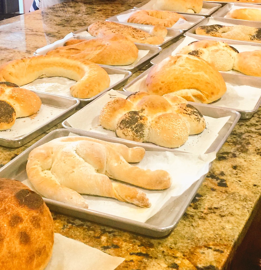 amyriolo's tweet photo. #lamaindinice #traditional #frenchbreads #bakingclass @culinariacookingschool #today Join us for #Italianbreads next Sat on 3-31 and #middleeasternbreads on April 7 https://t.co/LTTMAyaVvq https://t.co/3CTAPtfvfo