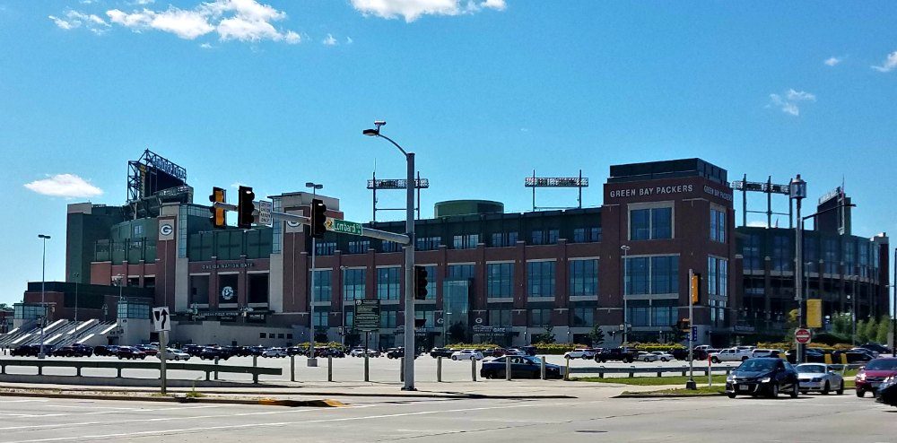 Foodndrones's tweet photo. must see roadside attractions Green Bay Wisconsin https://t.co/AO3Xs6SlUt via @JustMeRegina https://t.co/LGBbGV8xcZ