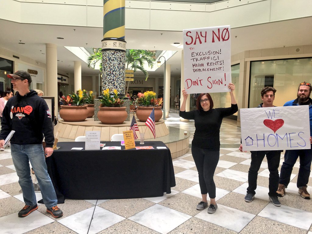 NeverSassyLaura's tweet photo. Anti-housing activists are collecting signatures for a height limits ballot prop in San Mateo and the YIMBY Action Network was there to push back!

The NIMBYs tried to get mall security to kick us out. But freedom of speech won out!

https://t.co/suOiCCSvxu https://t.co/28s0gmzOTm