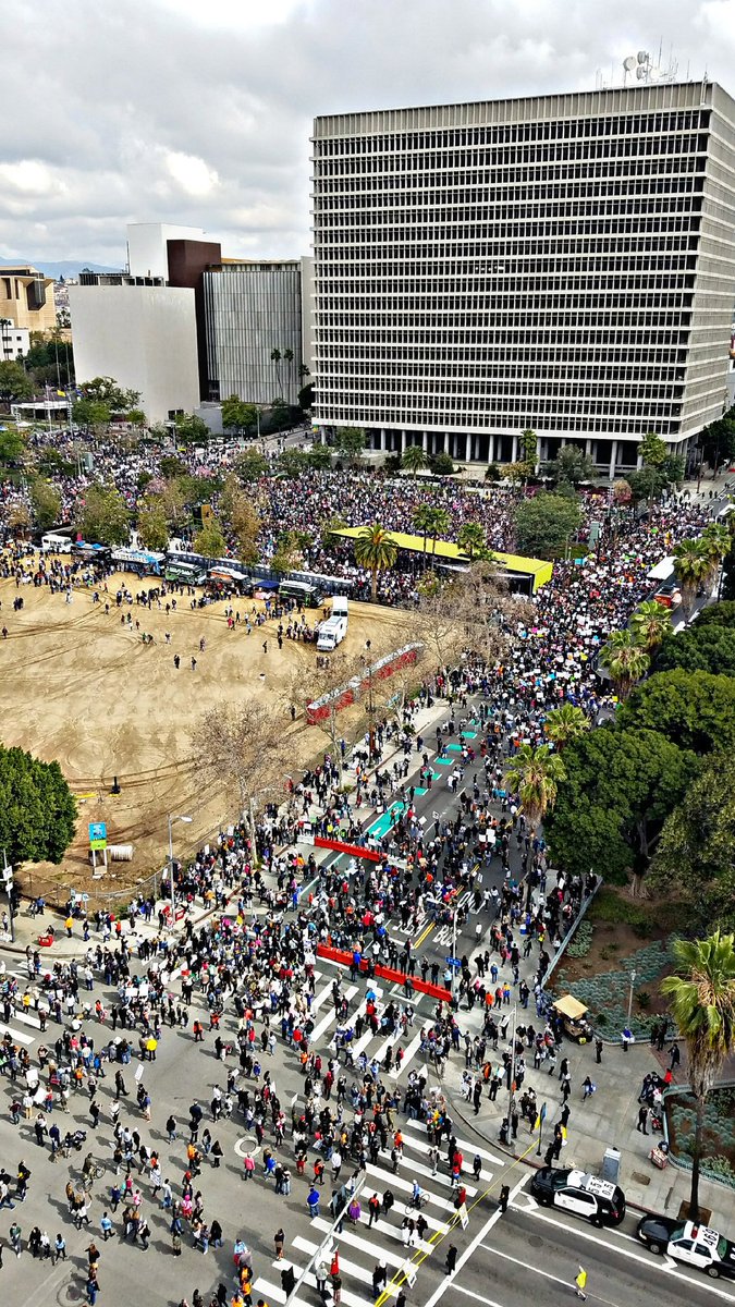 Here's a quick recap of today's #MarchForOurLivesLA event: 0 arrests, 3 medical related calls, and 1 reported suspicious package that was later deemed personal property. That is what we like to call, SUCCESS! This truly is the City of Angels. Enjoy the rest of your weekend L.A.!