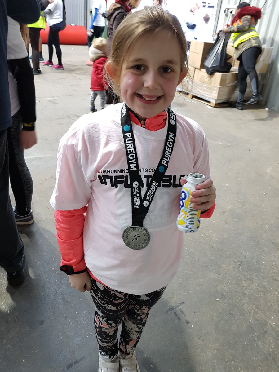 rosejen2986's tweet photo. @DuxburyMead Ellie wanted me to show you that she completed an inflatable 5k course today. Aiming for 10k next! https://t.co/EiU0cEDNN0